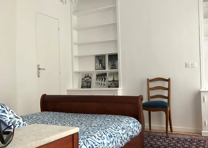 2 pieces 1 bedroom apartment 10 mins walking Château Versailles